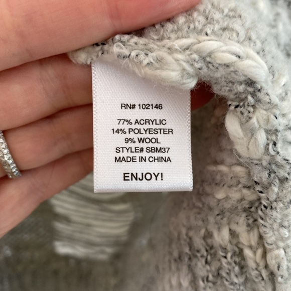 Michael Stars v-neck knit sweater women’s medium grey white EUC - Picture 4 of 6